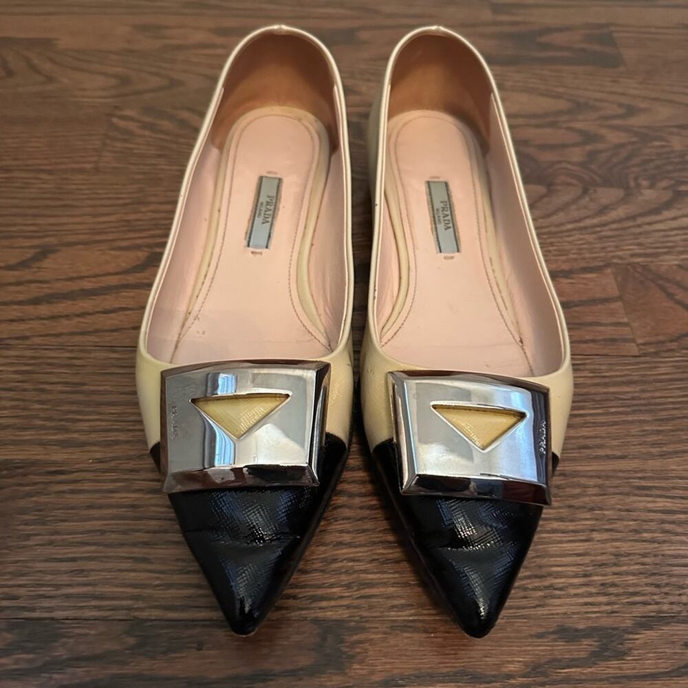Prada patent leather pointed-toe ballet flats - Beige -Black Silver Size 8 (38)